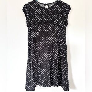 urban outfitters cap sleeve keyhole back mini dress star pattern black and white